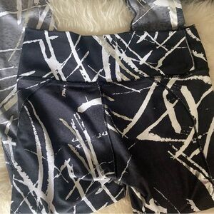 Fabletics Monochrome Patterned Leggings